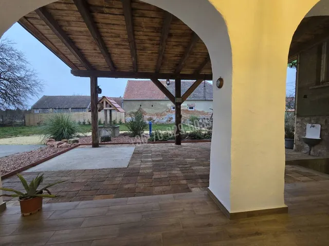 Eladó ház Agyagosszergény 135 nm