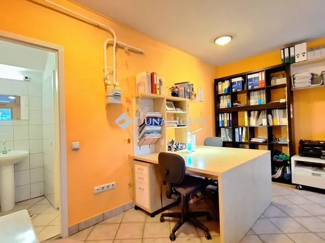 Kiadó kereskedelmi és ipari ingatlan Eger, Kocsis Bernát utca 19 nm