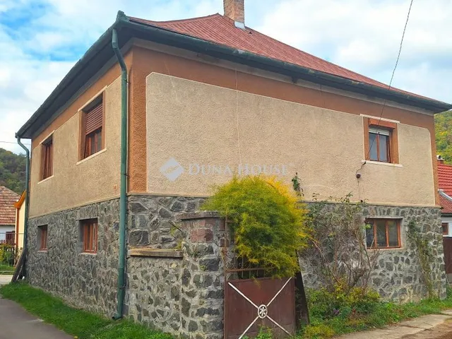 Eladó ház Szarvaskő, Kisköz utca 135 nm