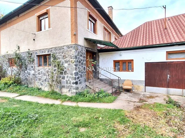 Eladó ház Szarvaskő, Kisköz utca 160 nm