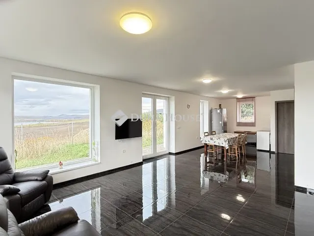 Eladó ház Egerszalók 216 nm