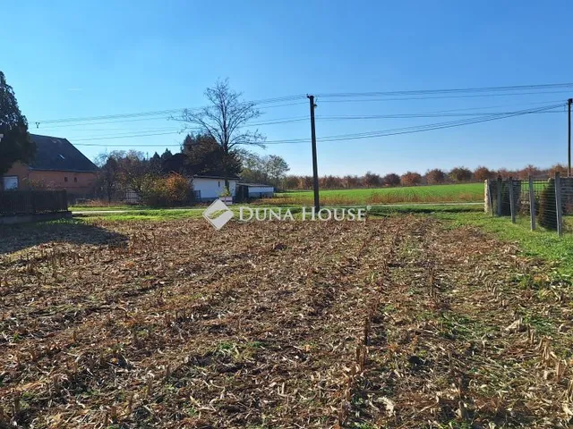 Eladó telek Tenk, Dózsa Györgyi út 2183 nm