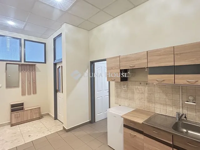 Kiadó kereskedelmi és ipari ingatlan Eger 55 nm