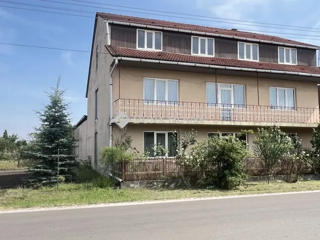 Eladó ház Füzesabony 295 nm