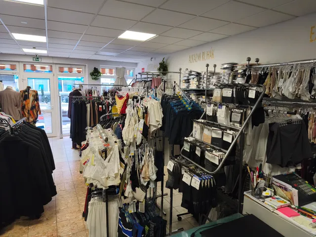 Eladó kereskedelmi és ipari ingatlan Lenti, Kossuth út  154 nm