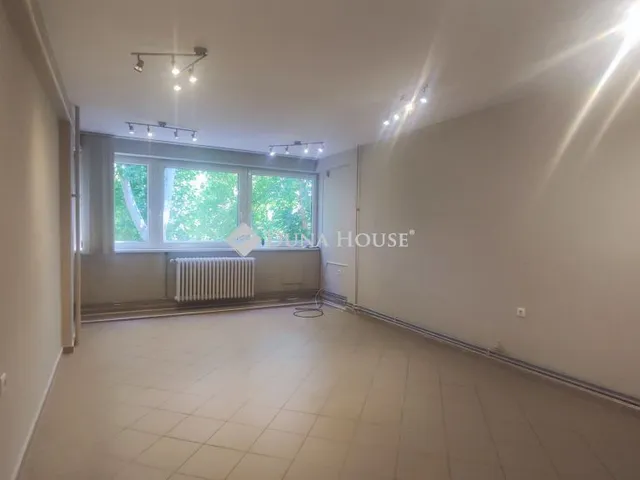 Kiadó kereskedelmi és ipari ingatlan Kaposvár 53 nm