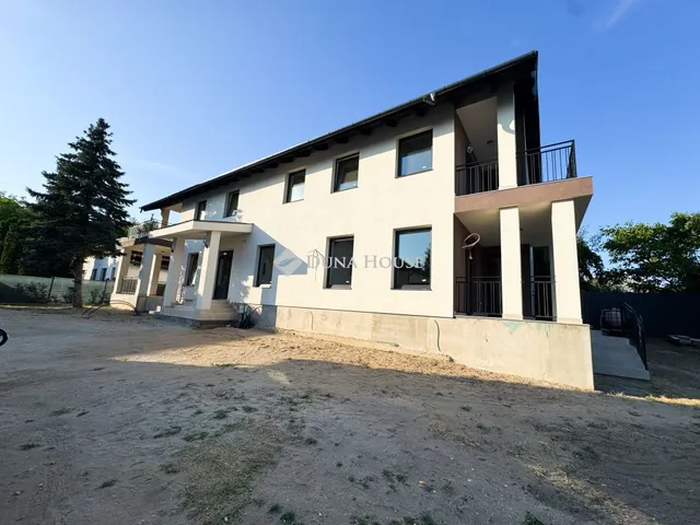 Eladó kereskedelmi és ipari ingatlan Szada 79 nm
