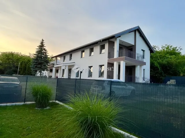 Eladó kereskedelmi és ipari ingatlan Szada 131 nm