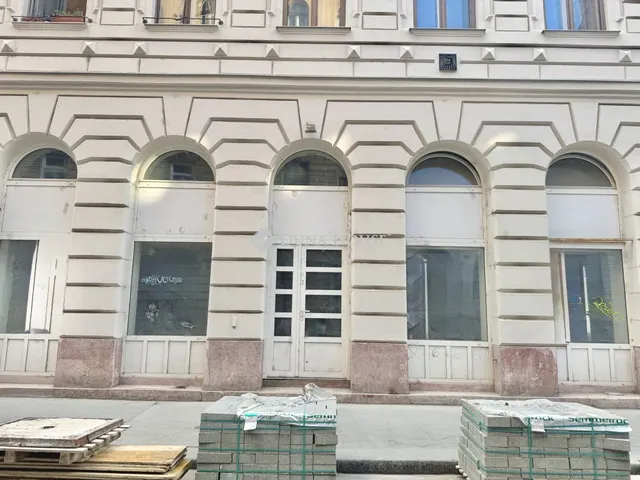 Eladó kereskedelmi és ipari ingatlan Budapest VI. kerület, Szív utca 134 nm