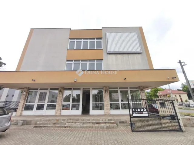 Eladó kereskedelmi és ipari ingatlan Debrecen, Vágóhíd utca 1300 nm