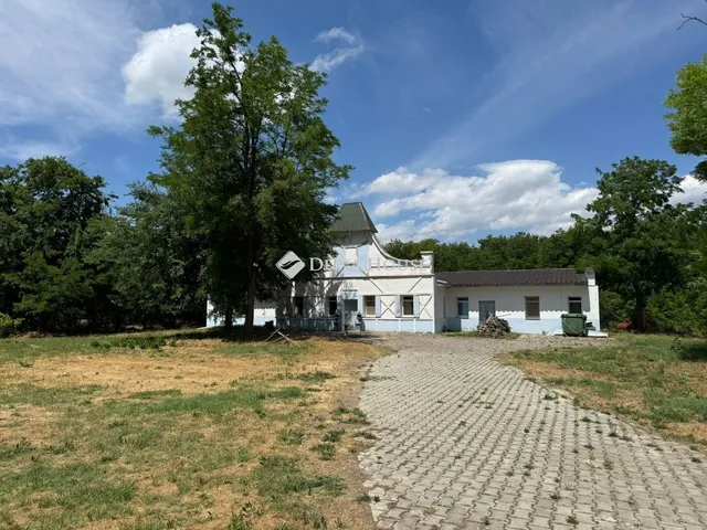 Eladó ház Mocsa, Nincs utca 420 nm