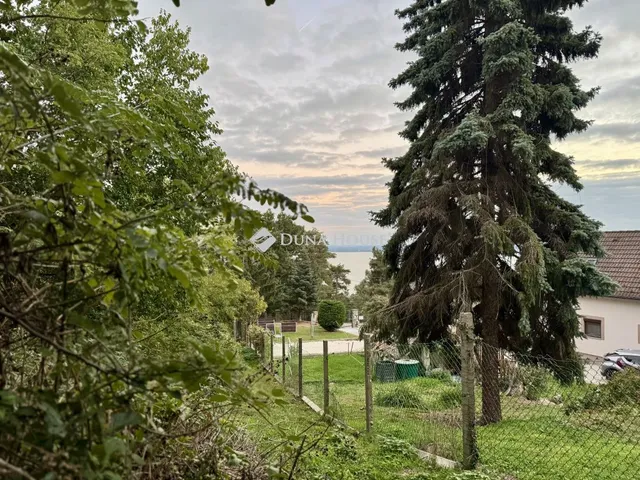Eladó telek Badacsonytomaj 1465 nm