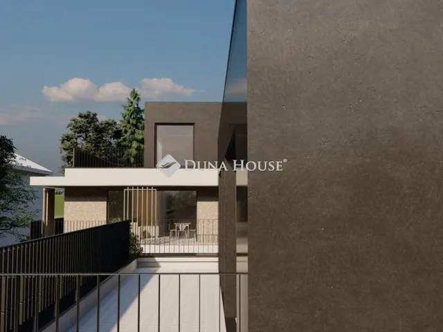 Eladó lakás Budapest III. kerület, Tarhos utca 127 nm