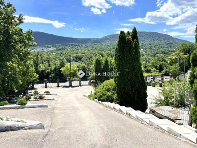 Eladó lakás Budapest III. kerület, Bécsi út 98 nm