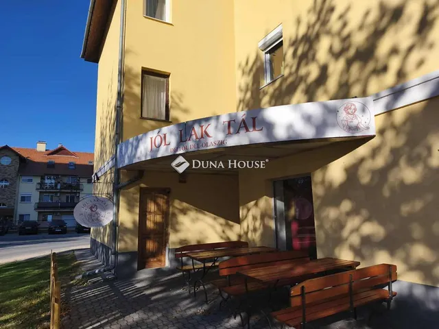 Eladó kereskedelmi és ipari ingatlan Dunakeszi, Barátság útja 111 nm