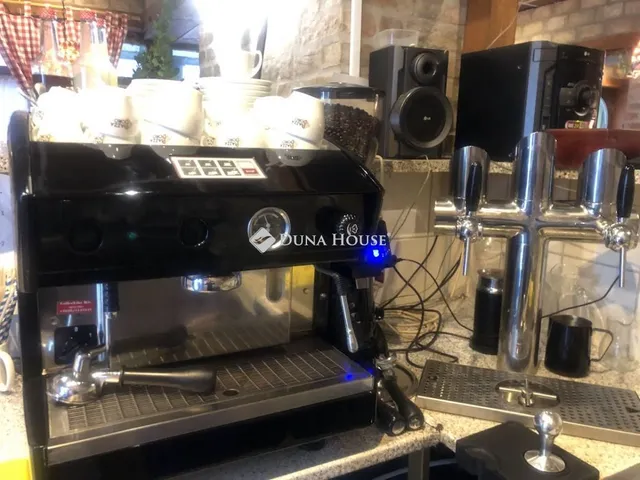 Eladó kereskedelmi és ipari ingatlan Budapest IV. kerület, Farkaserdő utca 110 nm