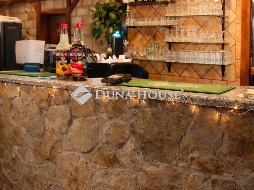 Eladó kereskedelmi és ipari ingatlan Budapest IV. kerület, Farkaserdő utca 110 nm