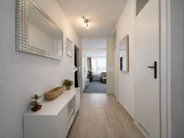 Eladó lakás Budapest III. kerület, Bécsi út 53 nm