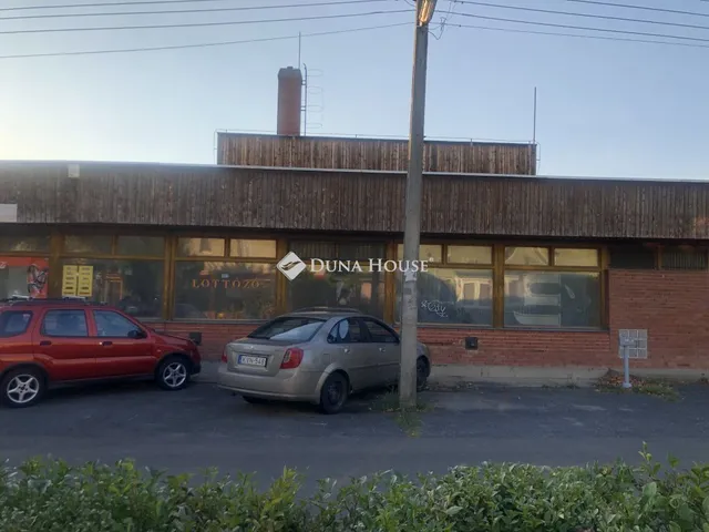 Eladó kereskedelmi és ipari ingatlan Balatonfűzfő, Kölcsey Ferenc utca 496 nm