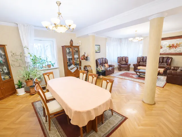 Eladó ház Budapest XVI. kerület 250 nm