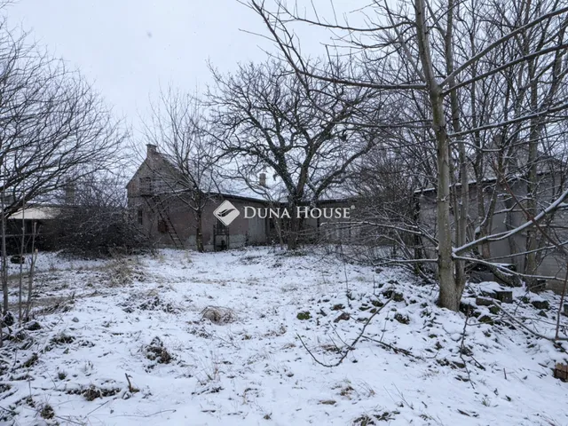 Eladó telek Csány, Táncsics Mihály utca 856 nm