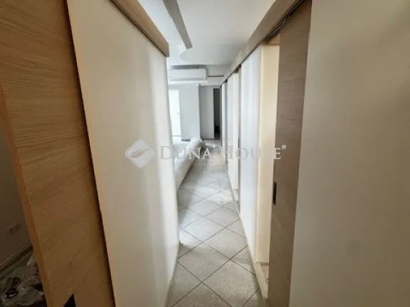 Kiadó kereskedelmi és ipari ingatlan Budaörs, Budapesti út 80 nm