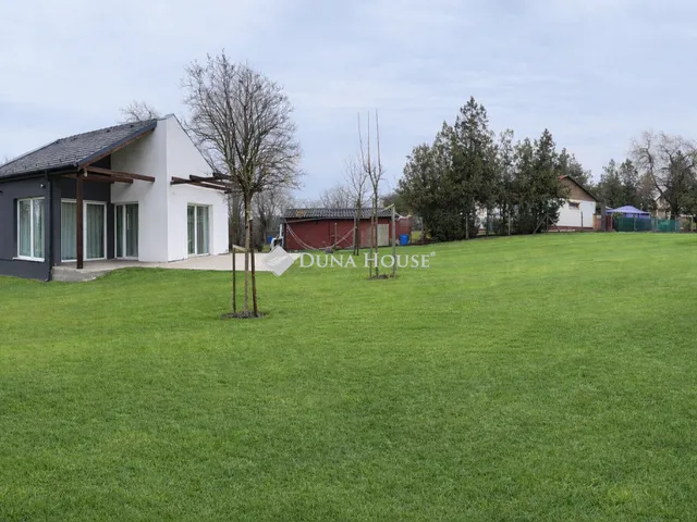 Eladó ház Őrbottyán 205 nm