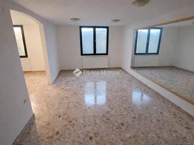 Kiadó kereskedelmi és ipari ingatlan Budapest XIII. kerület 103 nm