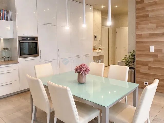 Eladó lakás Budapest V. kerület, Stollár Béla utca 98 nm