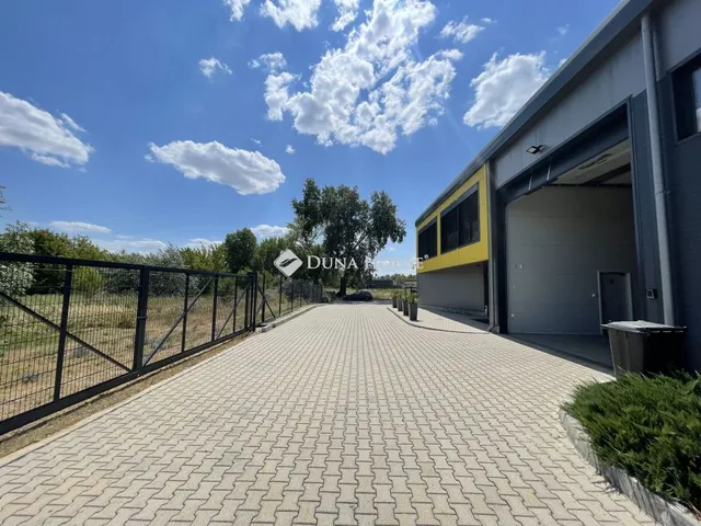Kiadó kereskedelmi és ipari ingatlan Nagytarcsa 600 nm