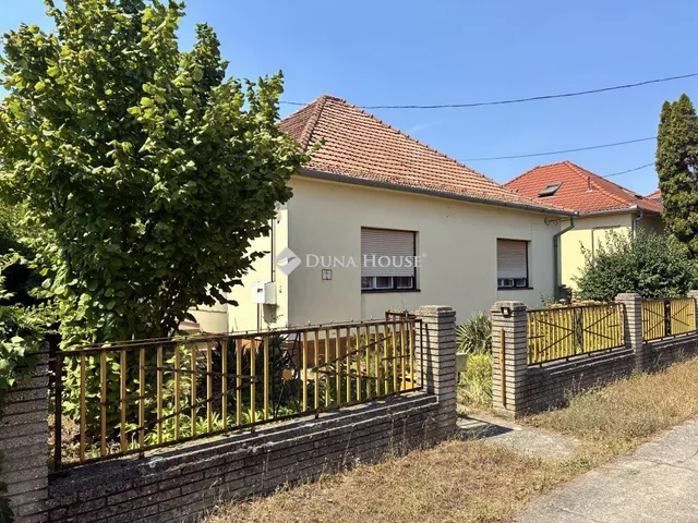 Eladó ház Kozármisleny, Munkácsy Mihály utca 89 nm