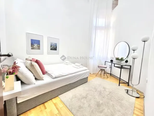 Eladó lakás Budapest VII. kerület, Rákóczi út 67 nm