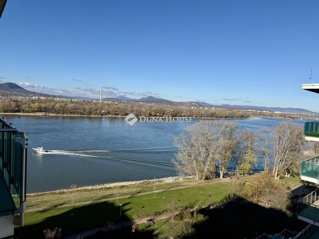 Eladó lakás Budapest XIII. kerület, Úszódaru utca 100 nm