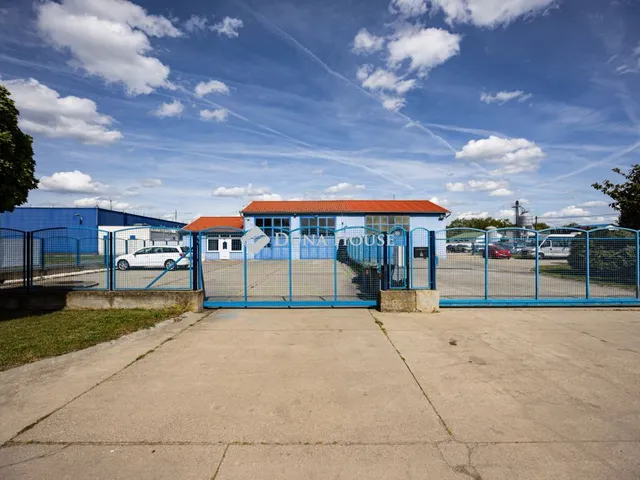 Eladó kereskedelmi és ipari ingatlan Kalocsa, Bátyai utca 2066 nm