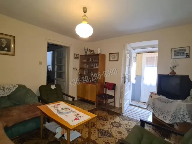 Eladó ház Dunaújváros, Óváros, Petőfi Sándor utca 70 nm