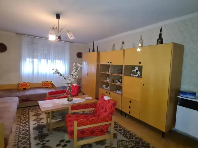 Eladó ház Dunaújváros, Óváros 70 nm