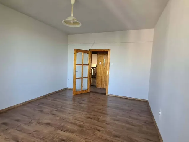 Eladó lakás Dunaújváros 55 nm