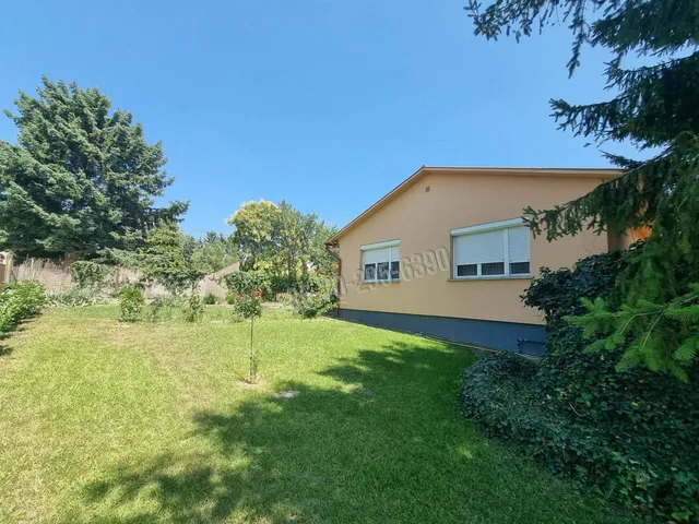 Eladó ház Dunaújváros, Búzavirág utca 99 nm