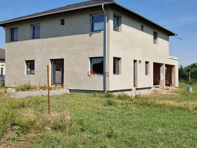 Eladó ház Délegyháza 293 nm