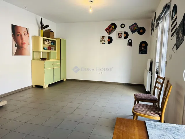 Eladó kereskedelmi és ipari ingatlan Szombathely, Vörösmarty Mihály utca 70 nm