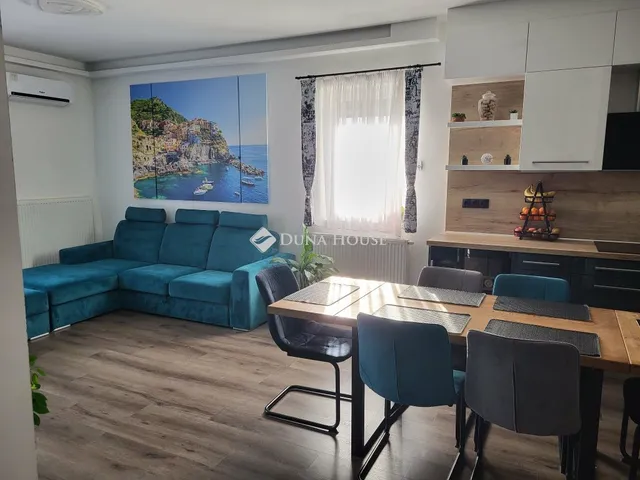 Eladó lakás Szombathely, Szabadságharcos utca 68 nm