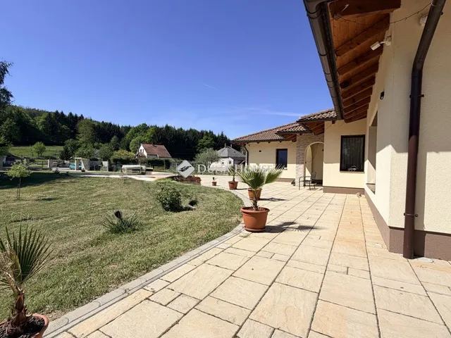 Eladó ház Szentgotthárd, Kis utca 279 nm