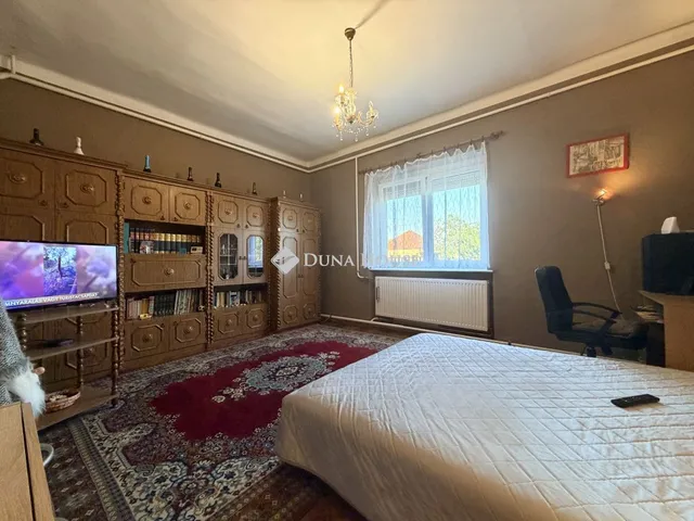 Eladó ház Egyházashollós, Kossuth út 80 nm