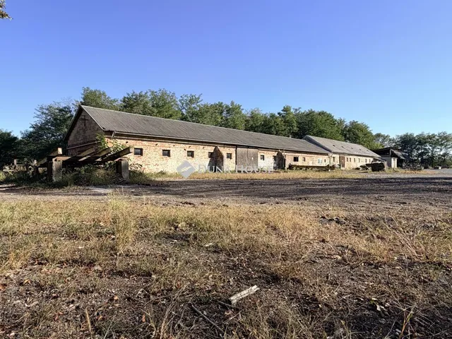 Eladó kereskedelmi és ipari ingatlan Daraboshegy, Fő utca 640 nm