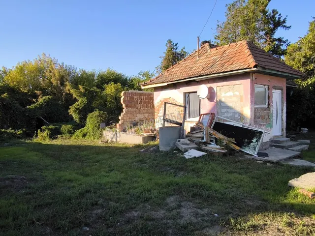 Eladó ház Csörög 30 nm