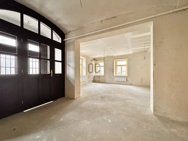 Eladó kereskedelmi és ipari ingatlan Győr 65 nm