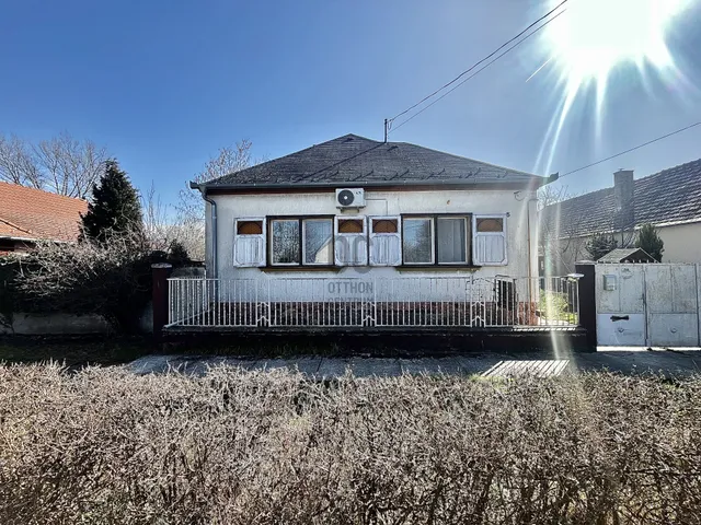 Eladó ház Abda 100 nm