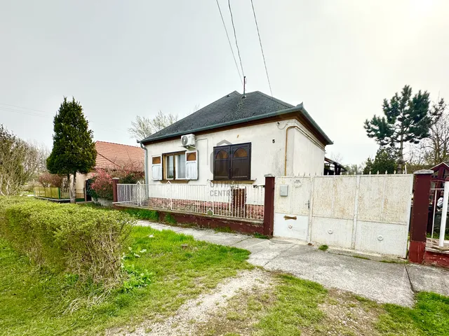 Eladó ház Abda 100 nm