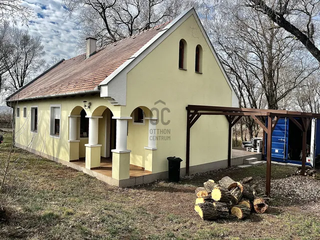 Eladó nyaraló Dunaszentpál 108 nm