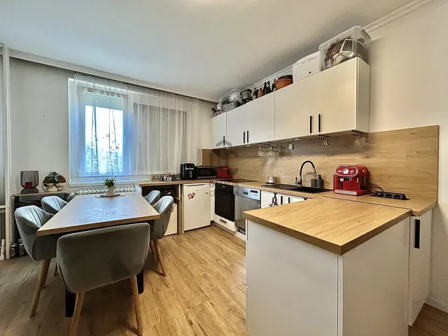 Eladó lakás Győr, Adyváros 53 nm